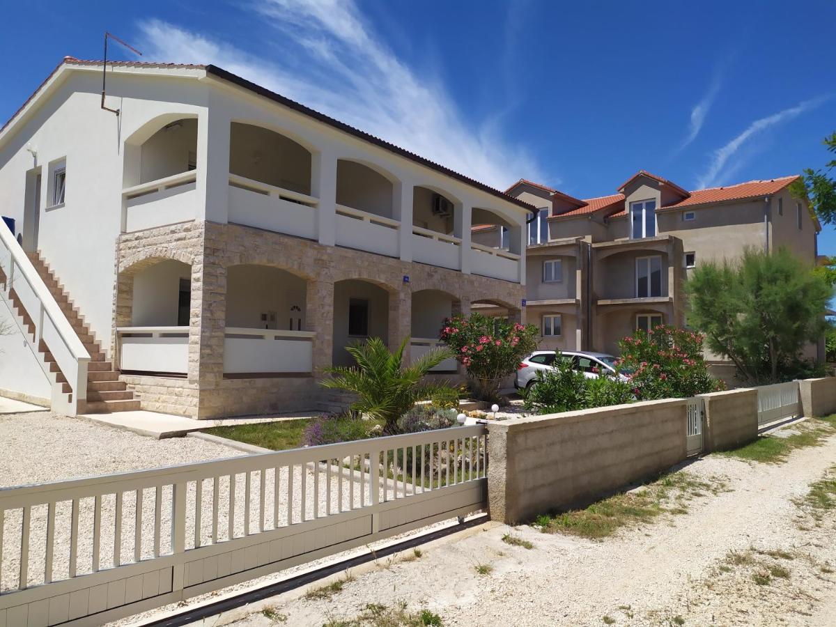 Apartmani Vjeko Vir Exterior photo
