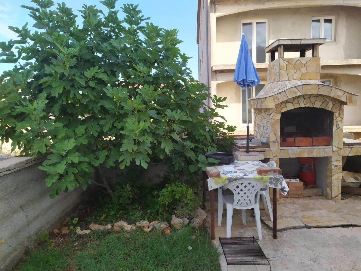 Apartmani Vjeko Vir Exterior photo